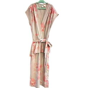 5 for $40
Kings Row VINTAGE Lavender Pink, Floral, Peplum, V Neck, Midi Dress XS